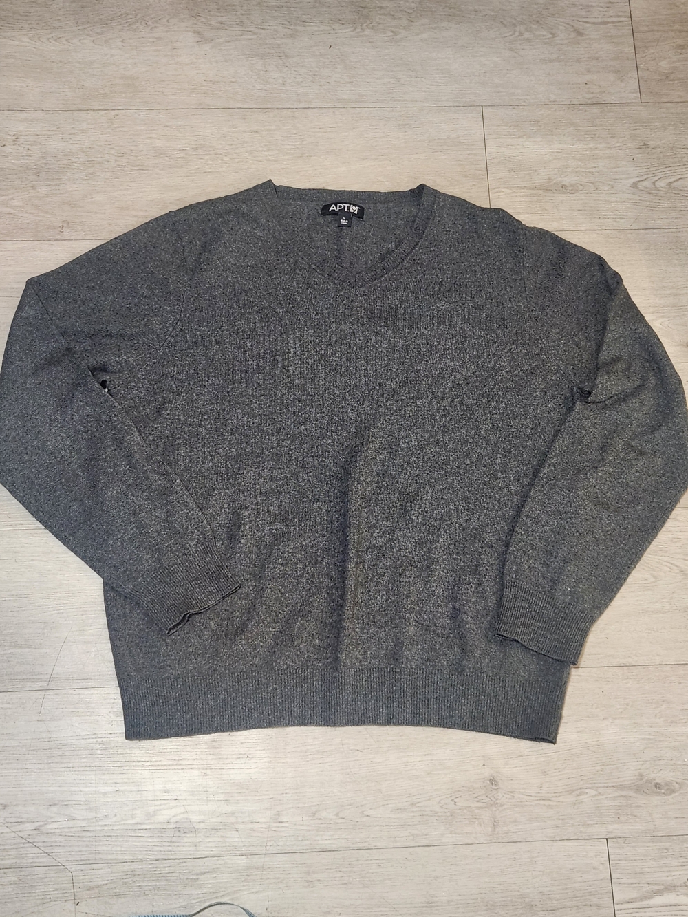 Apt. 9 Silk Cashmere Gray V-Neck Sweater Size L